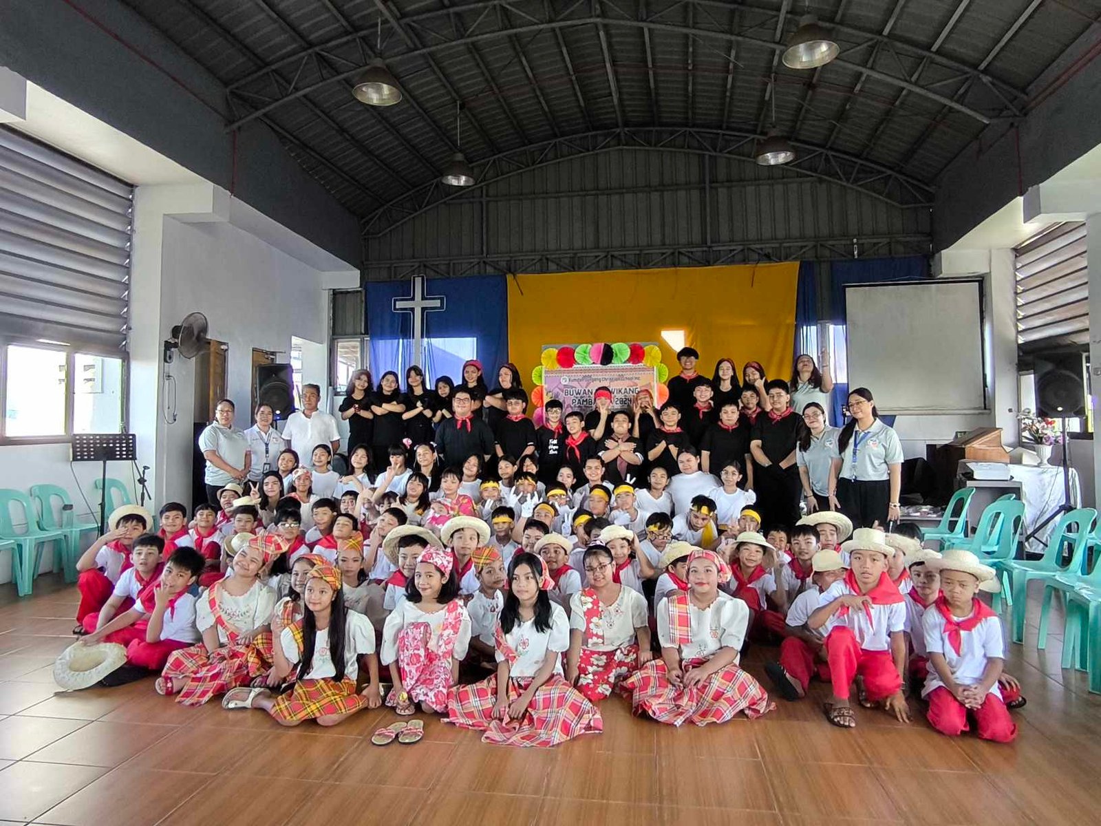Students and teachers of Kumdan Jungang Christian School gathered in the school worship hall