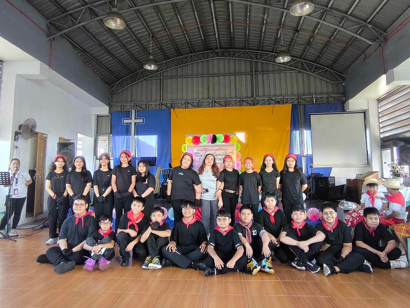 Teachers and pupils at the Buwan ng Wika programme